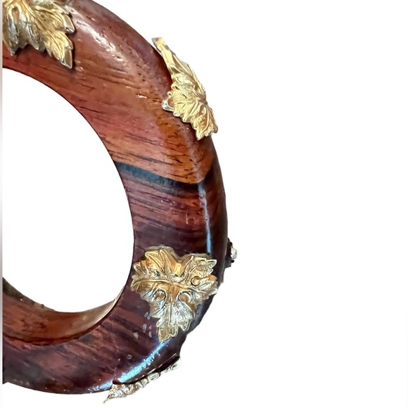 DOMINIQUE AURIENTIS Paris Vintage Wood Bangle with Leaf Motif - Picture 4 of 11